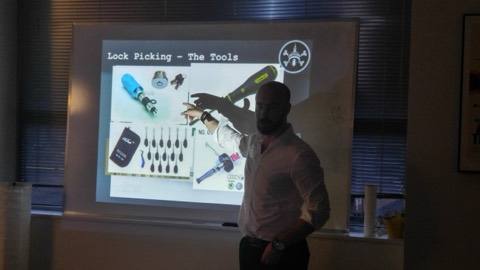Stuxnet, Polymorphic Malware, Lock-picking, Pizza & Beer!!, photo 5